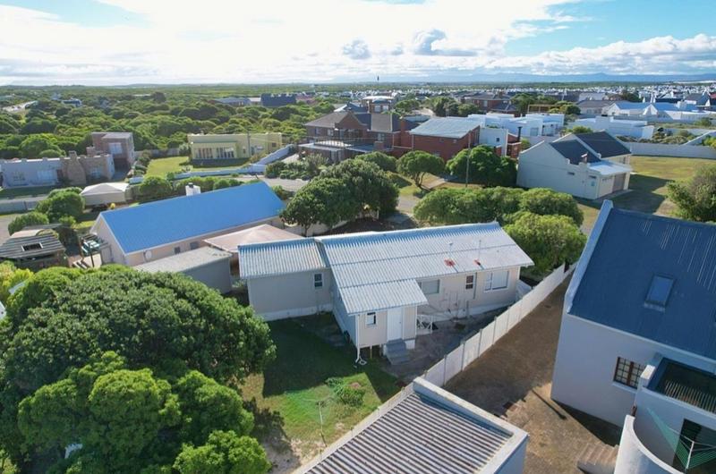 4 Bedroom Property for Sale in Struisbaai Western Cape